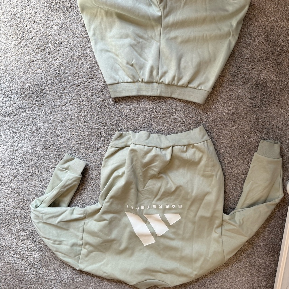 adidas Sweatpants & Joggers - Light Green